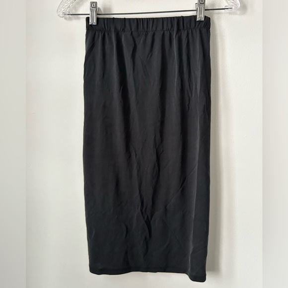 Vero Moda Filli Twist Waist Black Skirt - Picture 3 of 4